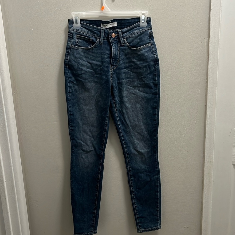 Signature- Levi Strauss Women’s skinny jeans